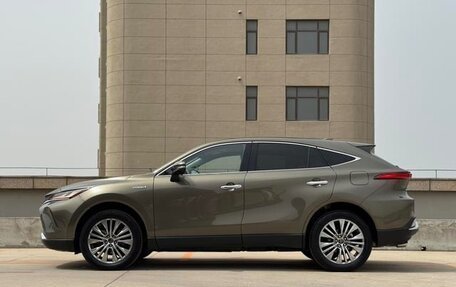 Toyota Harrier, 2022 год, 3 900 000 рублей, 3 фотография