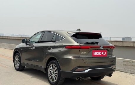 Toyota Harrier, 2022 год, 3 900 000 рублей, 4 фотография