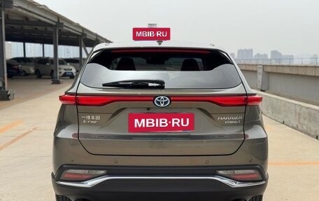 Toyota Harrier, 2022 год, 3 900 000 рублей, 5 фотография