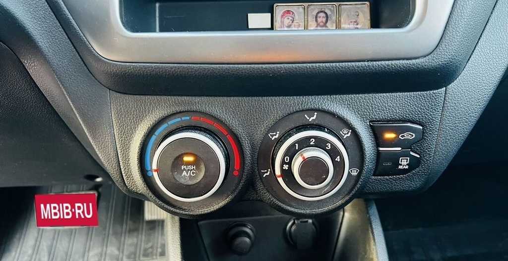 KIA Rio III, 2012 год, 950 000 рублей, 10 фотография