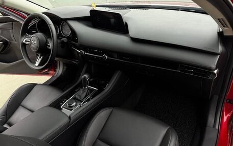 Mazda 3, 2022 год, 1 800 000 рублей, 10 фотография