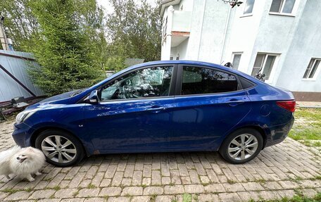 Hyundai Solaris II рестайлинг, 2013 год, 800 000 рублей, 3 фотография