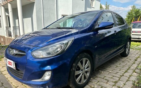 Hyundai Solaris II рестайлинг, 2013 год, 800 000 рублей, 2 фотография