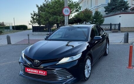 Toyota Camry, 2018 год, 2 850 000 рублей, 4 фотография
