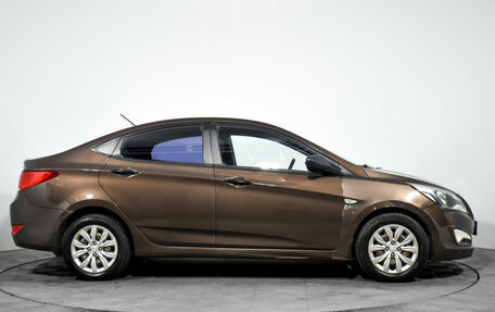 Hyundai Solaris II рестайлинг, 2015 год, 590 000 рублей, 4 фотография