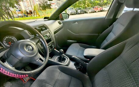 Volkswagen Jetta VI, 2012 год, 980 000 рублей, 7 фотография
