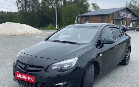 Opel Astra J, 2012 год, 690 000 рублей, 2 фотография