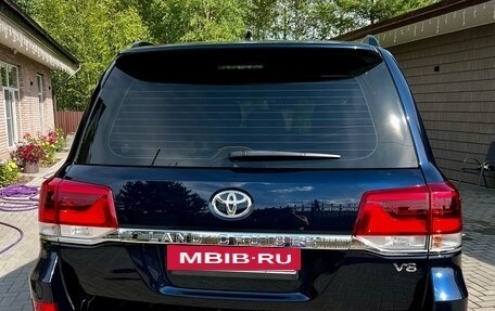 Toyota Land Cruiser 200, 2016 год, 5 990 000 рублей, 5 фотография