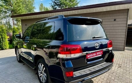 Toyota Land Cruiser 200, 2016 год, 5 990 000 рублей, 6 фотография