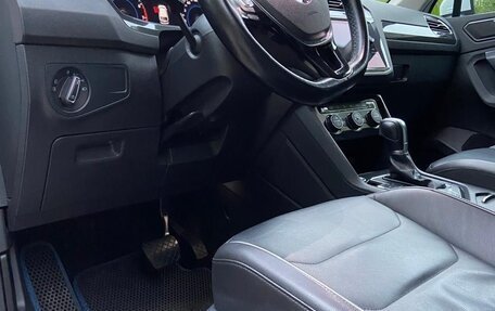 Volkswagen Tiguan II, 2017 год, 2 730 000 рублей, 8 фотография