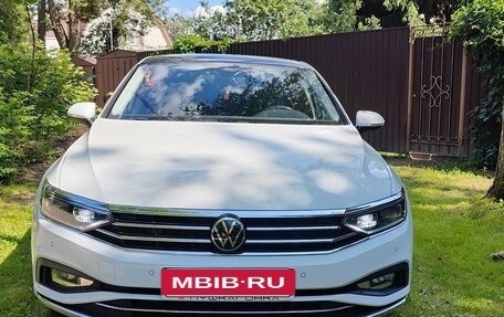 Volkswagen Passat B8 рестайлинг, 2020 год, 2 950 000 рублей, 2 фотография