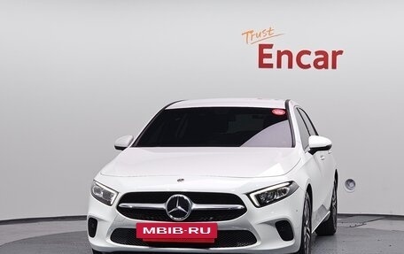Mercedes-Benz A-Класс, 2021 год, 2 600 000 рублей, 3 фотография