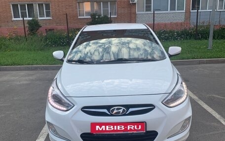 Hyundai Solaris II рестайлинг, 2013 год, 760 000 рублей, 2 фотография