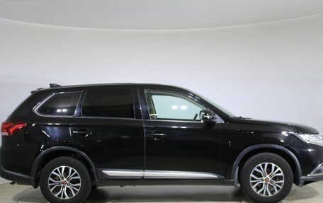 Mitsubishi Outlander III рестайлинг 3, 2018 год, 1 969 000 рублей, 4 фотография