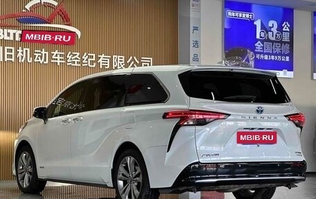 Toyota Sienna, 2022 год, 4 150 000 рублей, 6 фотография