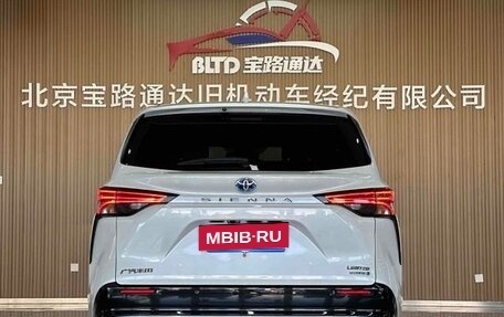 Toyota Sienna, 2022 год, 4 150 000 рублей, 5 фотография