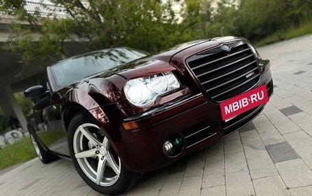 Chrysler 300C II, 2004 год, 1 800 000 рублей, 1 фотография