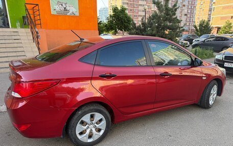 Hyundai Solaris II рестайлинг, 2015 год, 920 000 рублей, 3 фотография