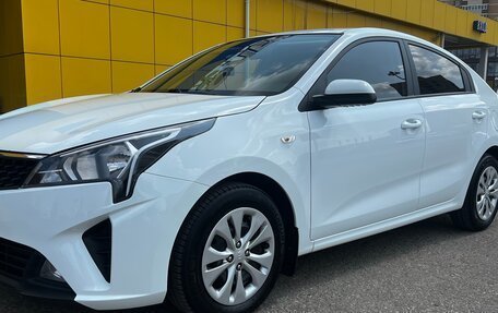 KIA Rio IV, 2020 год, 1 575 000 рублей, 2 фотография