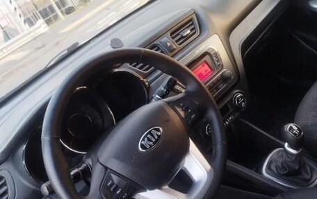 KIA Rio III рестайлинг, 2013 год, 675 000 рублей, 2 фотография