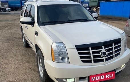 Cadillac Escalade III, 2012 год, 1 950 000 рублей, 4 фотография