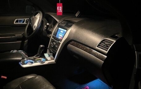 Ford Explorer VI, 2012 год, 950 000 рублей, 2 фотография