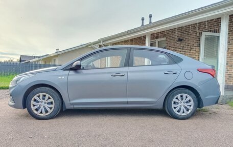 Hyundai Solaris II рестайлинг, 2017 год, 960 000 рублей, 2 фотография