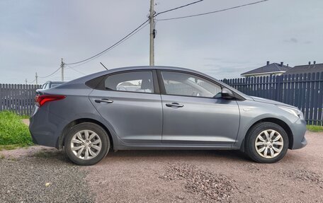 Hyundai Solaris II рестайлинг, 2017 год, 960 000 рублей, 3 фотография