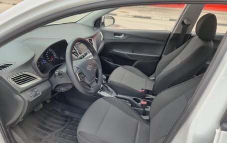 Hyundai Solaris II рестайлинг, 2021 год, 1 385 000 рублей, 11 фотография