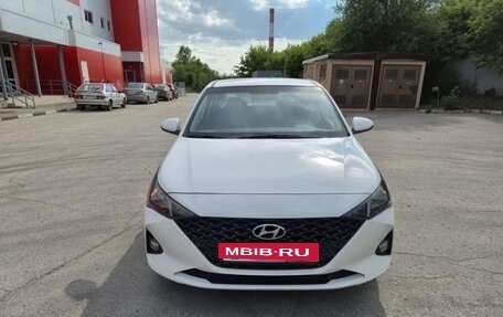 Hyundai Solaris II рестайлинг, 2021 год, 1 385 000 рублей, 8 фотография