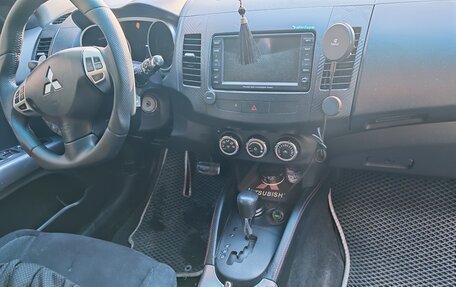 Mitsubishi Outlander III рестайлинг 3, 2006 год, 1 100 000 рублей, 3 фотография