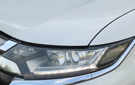 Mitsubishi Outlander III рестайлинг 3, 2015 год, 1 690 000 рублей, 3 фотография