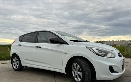 Hyundai Solaris II рестайлинг, 2014 год, 560 000 рублей, 2 фотография