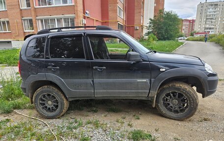 Chevrolet Niva I рестайлинг, 2015 год, 800 000 рублей, 4 фотография