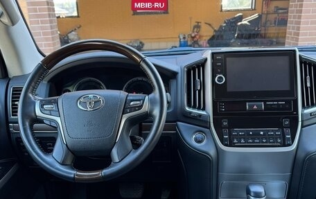 Toyota Land Cruiser 200, 2020 год, 8 250 000 рублей, 3 фотография