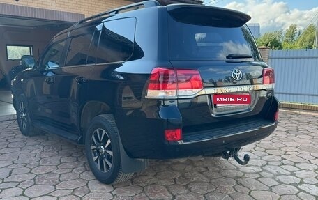 Toyota Land Cruiser 200, 2020 год, 8 250 000 рублей, 2 фотография