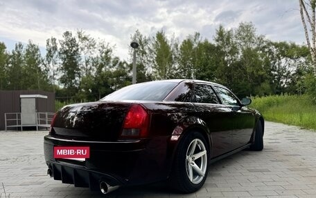 Chrysler 300C II, 2004 год, 1 800 000 рублей, 6 фотография