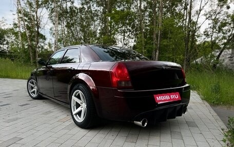Chrysler 300C II, 2004 год, 1 800 000 рублей, 5 фотография