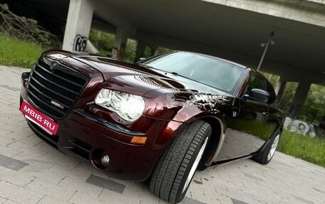 Chrysler 300C II, 2004 год, 1 800 000 рублей, 3 фотография