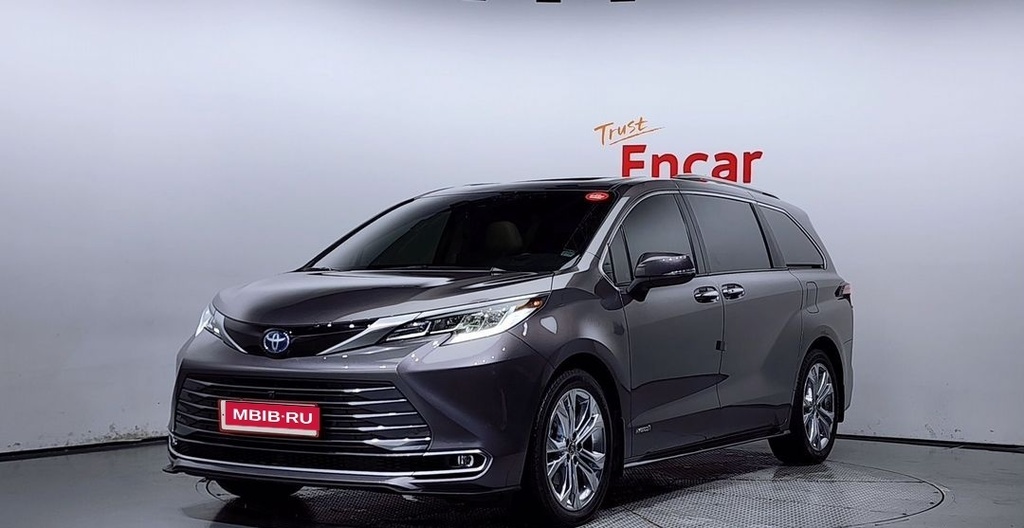 Toyota Sienna, 2021 год, 3 830 000 рублей, 1 фотография