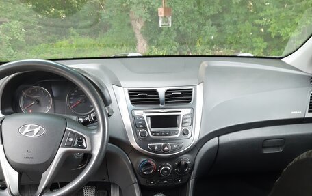 Hyundai Solaris II рестайлинг, 2015 год, 850 000 рублей, 7 фотография