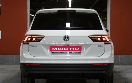Volkswagen Tiguan II, 2020 год, 2 998 000 рублей, 6 фотография