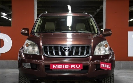 Toyota Land Cruiser Prado 120 рестайлинг, 2006 год, 1 798 000 рублей, 2 фотография