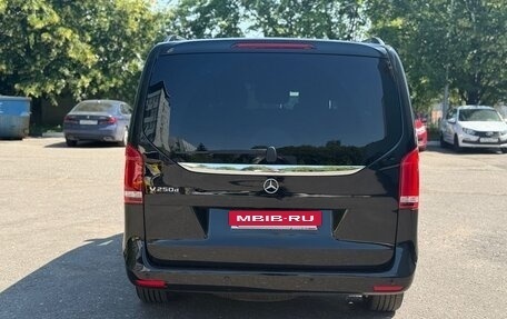Mercedes-Benz V-Класс, 2019 год, 4 250 000 рублей, 2 фотография