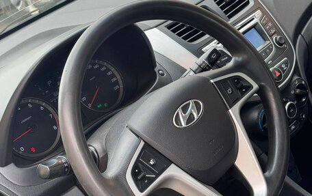 Hyundai Solaris II рестайлинг, 2013 год, 840 000 рублей, 5 фотография