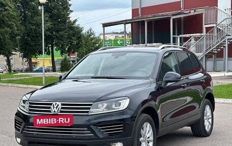 Volkswagen Touareg III, 2015 год, 1 990 000 рублей, 3 фотография