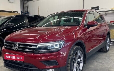 Volkswagen Tiguan II, 2018 год, 2 290 000 рублей, 2 фотография