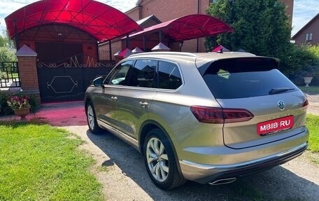 Volkswagen Touareg III, 2018 год, 5 557 000 рублей, 7 фотография