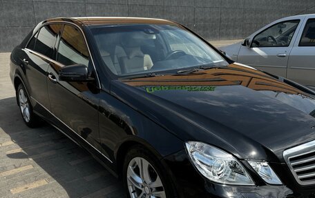 Mercedes-Benz E-Класс, 2011 год, 2 200 000 рублей, 2 фотография