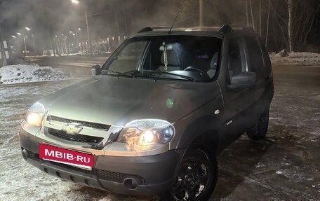 Chevrolet Niva I рестайлинг, 2012 год, 460 000 рублей, 2 фотография
